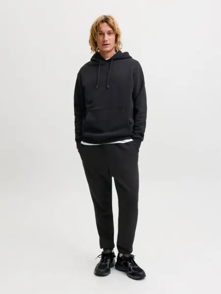 Jack & Jones Set trening barbati, format din hanorac cu gluga, fara fermoar si pantaloni lungi, Relaxed Fit, JJEBRADLEY, Negru (SELECTATI MARIMEA: XL)