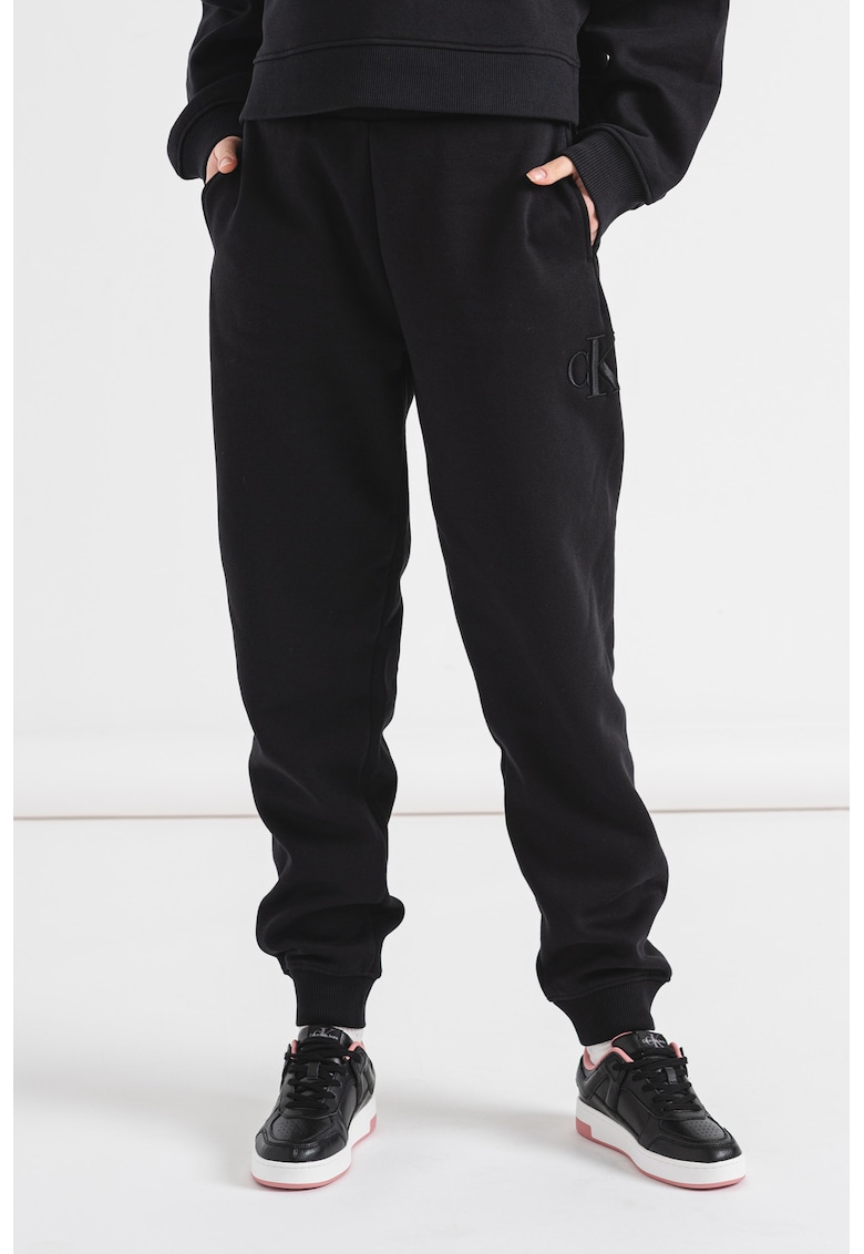 Pantaloni de trening conici cu monograma brodata - Negru
