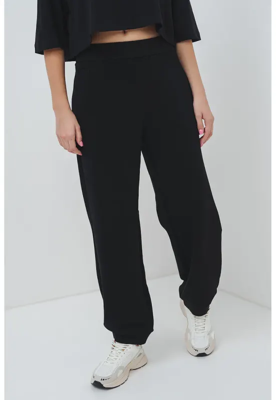 Pantaloni de trening cu buzunare laterale - Negru