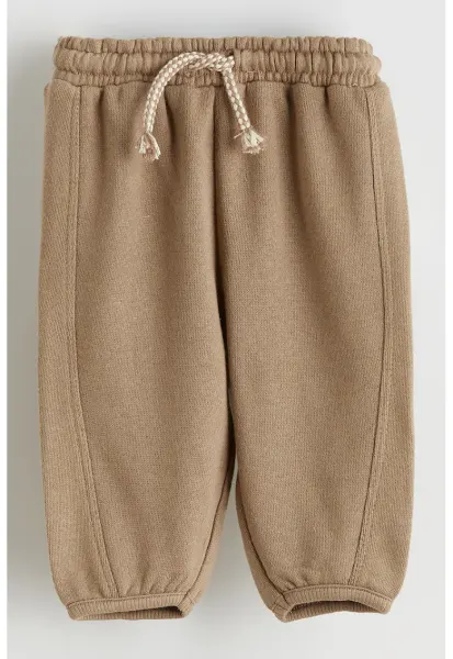 Pantaloni de trening cu croiala conica si snur - Maro pamantiu