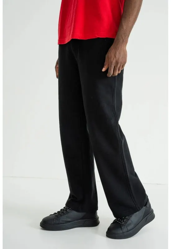 Pantaloni de trening cu croiala relaxed-fit si buzunare pe partea din spate - Negru