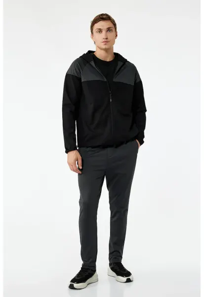 Pantaloni de trening cu snur si buzunare laterale - Gri antracit