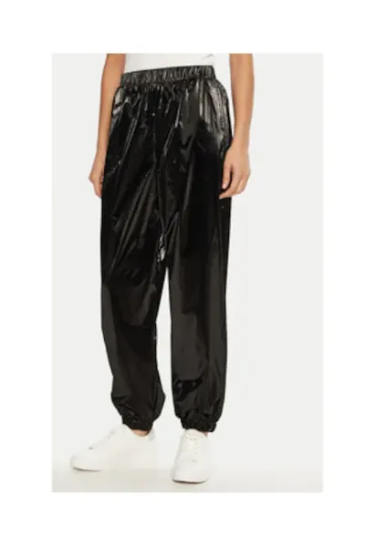 Pantaloni de trening din poliamida cu aspect lucios si terminatii elastice