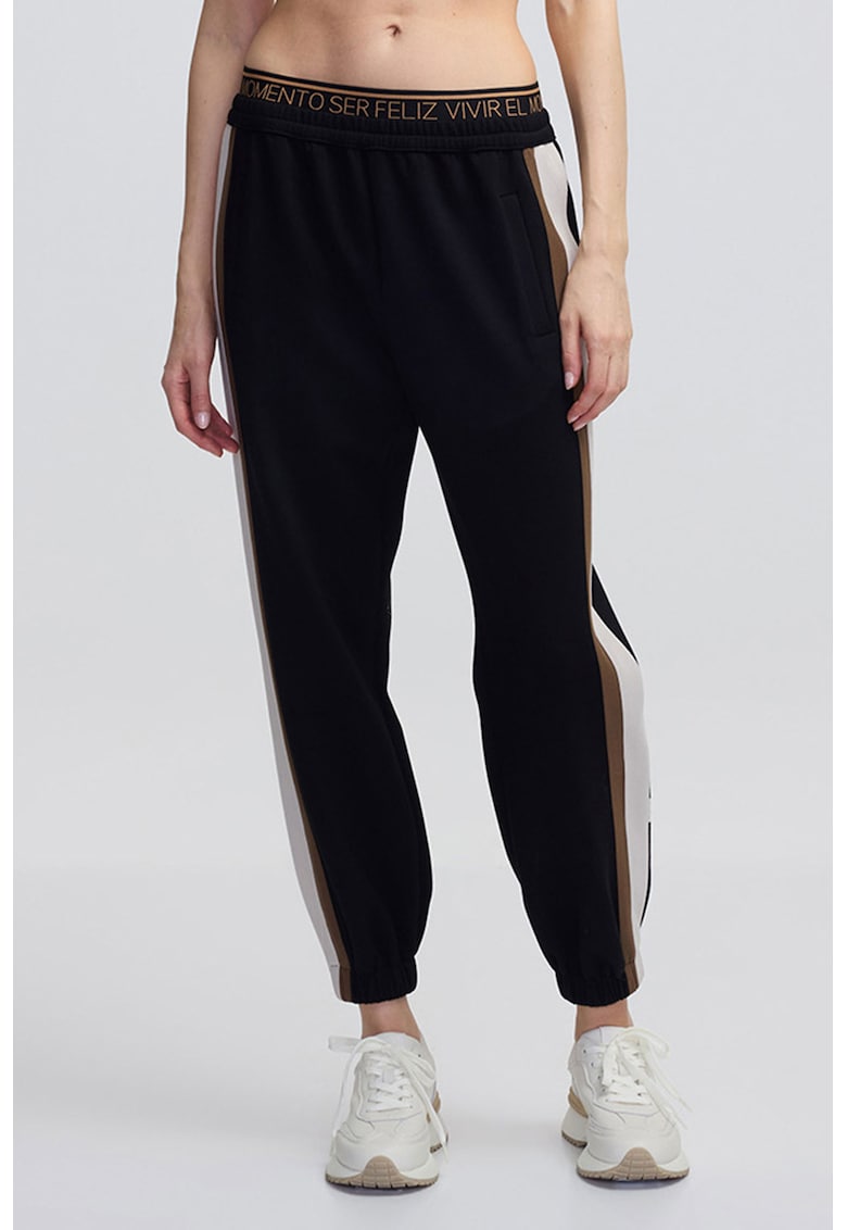 Pantaloni de trening regular-fit cu buzunare - Alb fildes/Maro/Negru stins