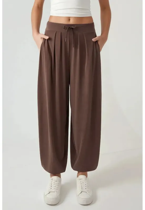 Pantaloni jogger - talie medie - confortabili - maro - textil
