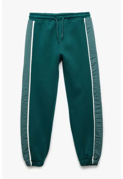 Pantaloni relaxed fit de trening cu talie ajustabila - Alb/Verde